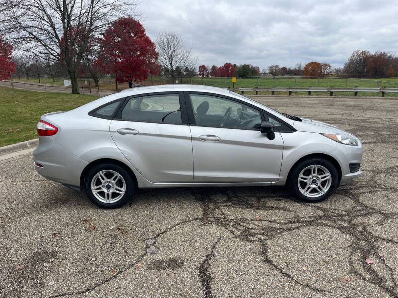 2019 Ford Fiesta SE photo 6