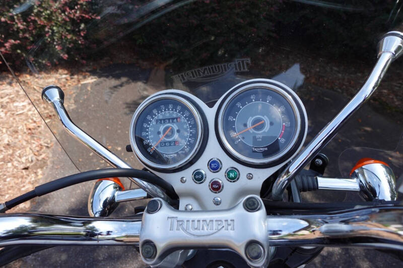 2005 Triumph Bonneville