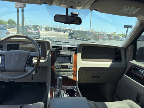 2011 Lincoln Navigator L