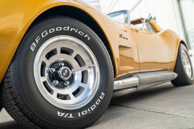 1973 Chevrolet Corvette 11