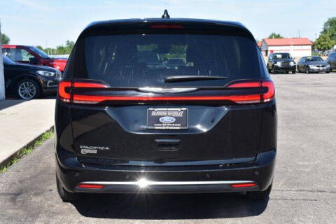 2024 Chrysler Pacifica Touring L