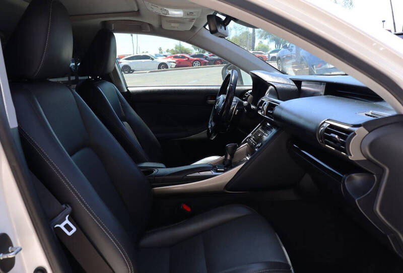 2017 Lexus IS 200t