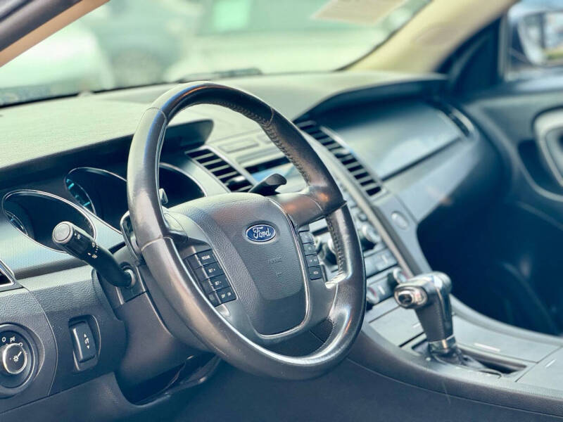 2012 Ford Taurus SEL