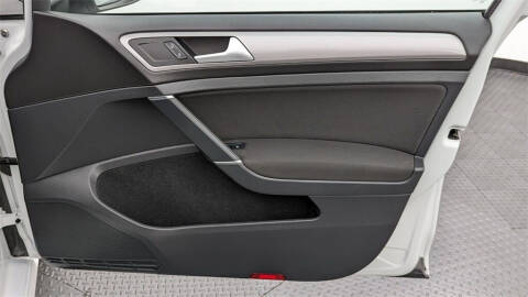 2016 Volkswagen e-Golf SE