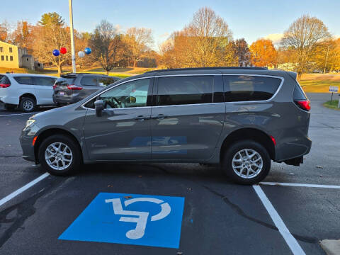 2022 Chrysler Pacifica Touring L