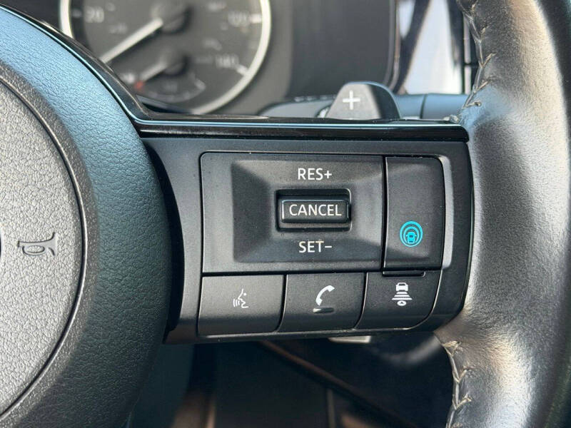 2022 Nissan Pathfinder SV