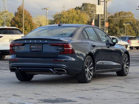 2022 Volvo S60 B5 Momentum