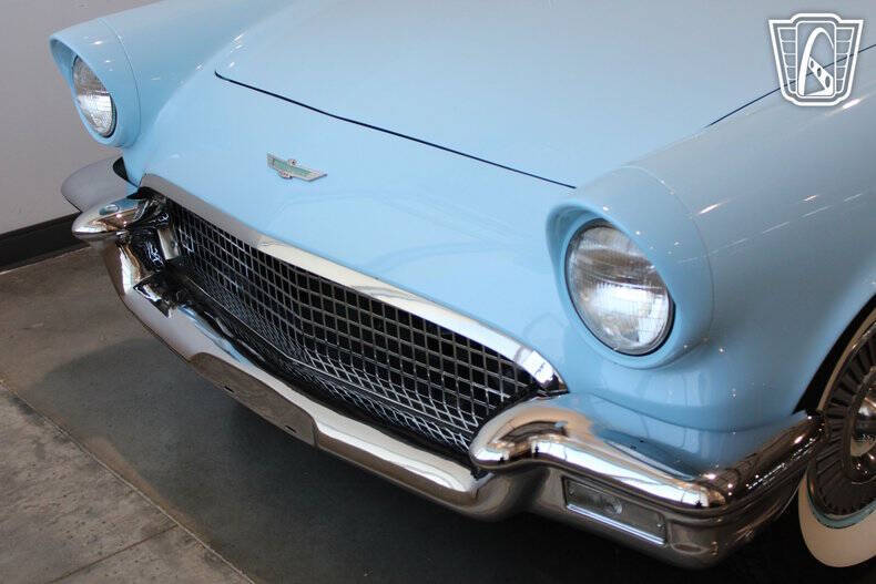1957 Ford Thunderbird