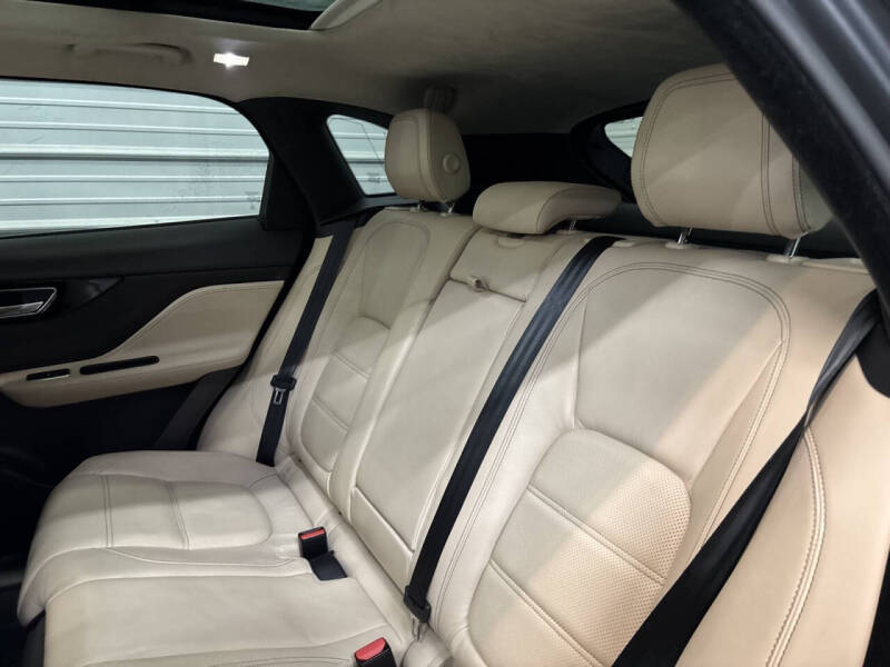 2019 Jaguar F-PACE 25t Prestige