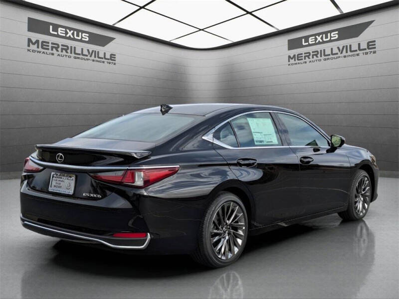 2025 Lexus ES 300h Luxury