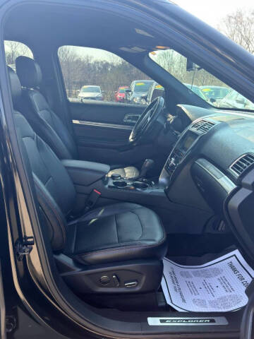 2017 Ford Explorer Sport