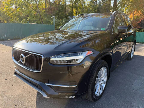 2017 Volvo XC90 T6 Momentum