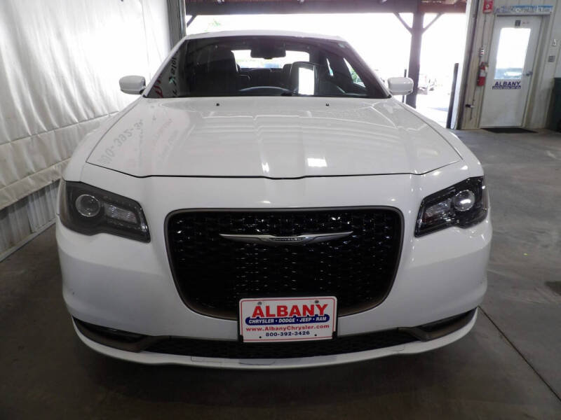 2016 Chrysler 300