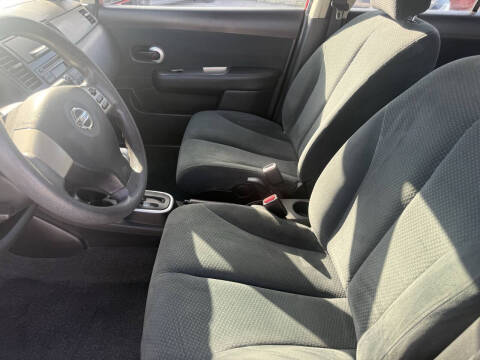 2011 Nissan Versa 1.8 S