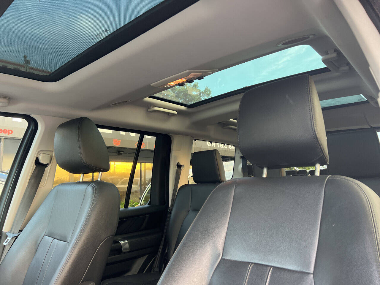 2016 Land Rover LR4  - $20,900