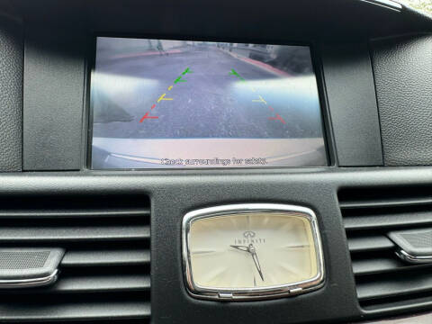 2011 Infiniti M37