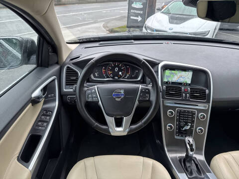 2016 Volvo XC60 T5 Premier