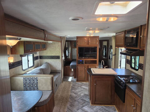 2015 KEYSTONE BULLET ULTRA-LITE 251RBS