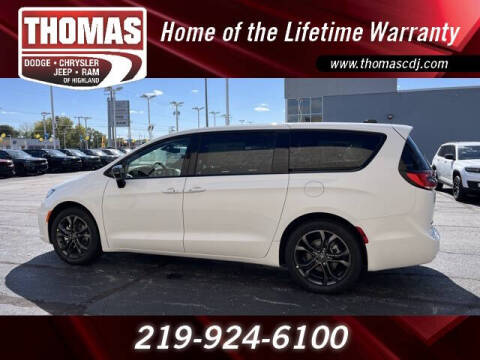 2026 Chrysler Pacifica Select