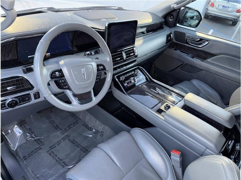2019 Lincoln Navigator Select