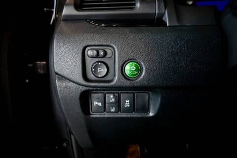 2022 Honda Pilot Touring w/Rear Captain's Chairs