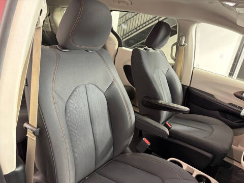 2019 Chrysler Pacifica LX