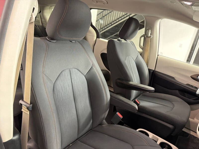 2019 Chrysler Pacifica LX