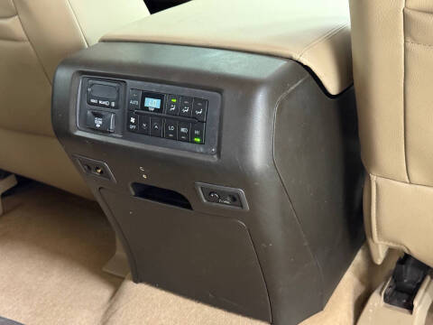 2011 Toyota Sequoia Platinum