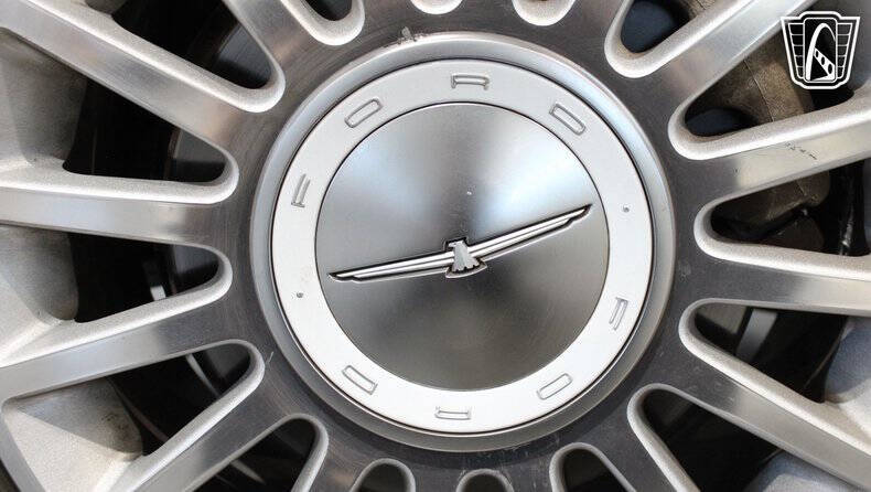 2004 Ford Thunderbird Deluxe