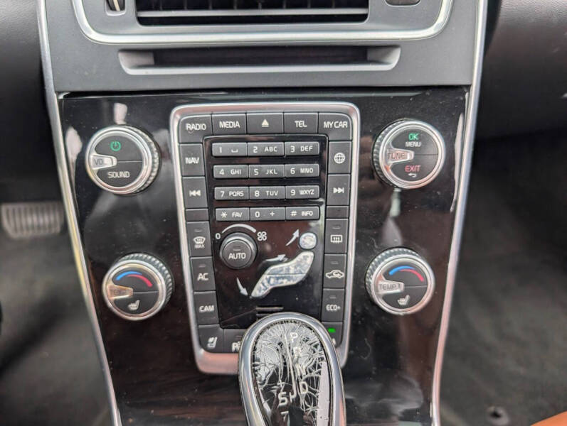 2015 Volvo S60 T6 Drive-E Platinum