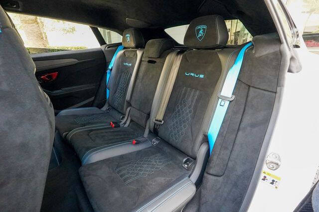 2023 Lamborghini Urus Performante