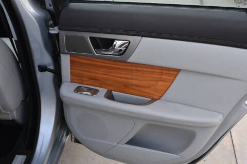 2009 Jaguar XF Luxury