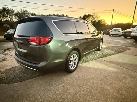 2017 Chrysler Pacifica Touring-L