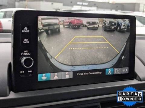 2023 Honda Pilot EX-L w/Rear Captain's Chairs