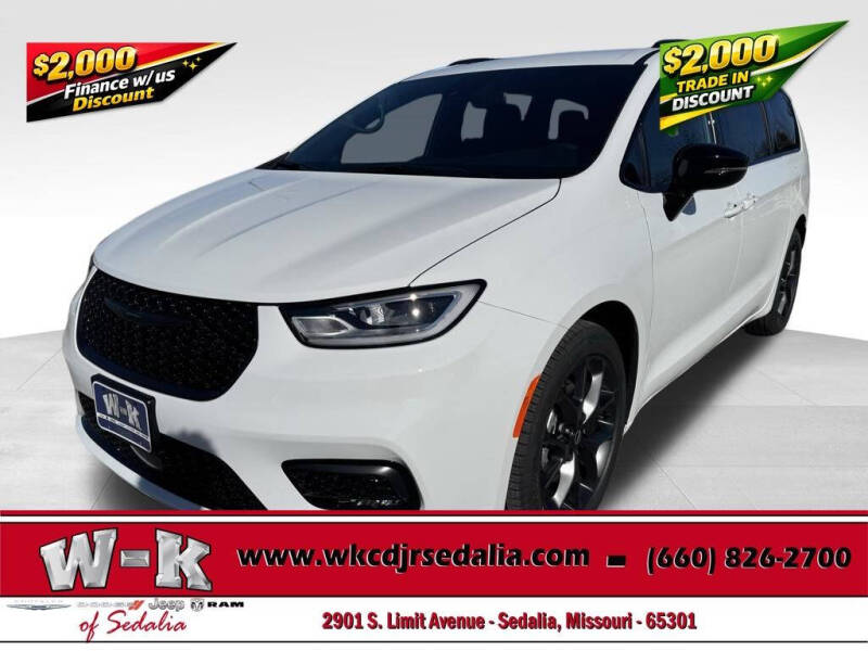 2026 Chrysler Pacifica Select