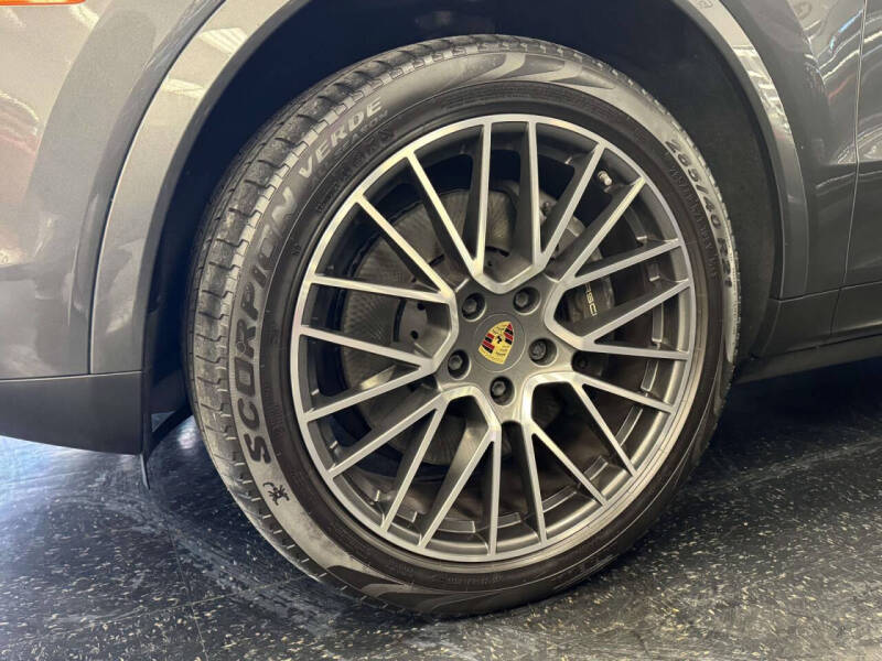 2023 Porsche Cayenne