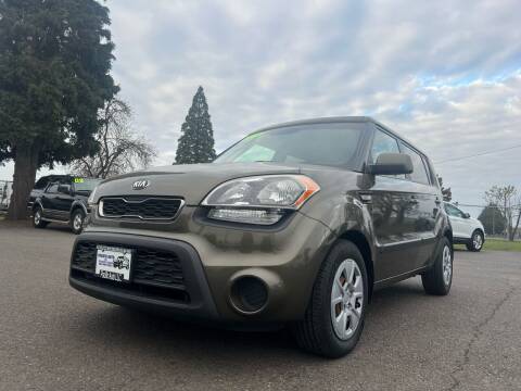 2013 Kia Soul for sale at Pacific Auto LLC in Woodburn OR