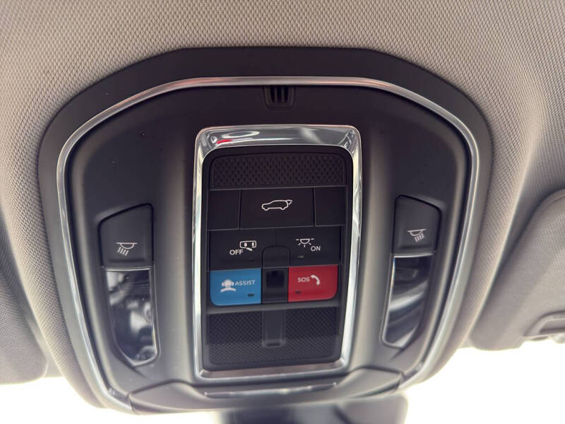 2022 Jeep Grand Cherokee L Altitude