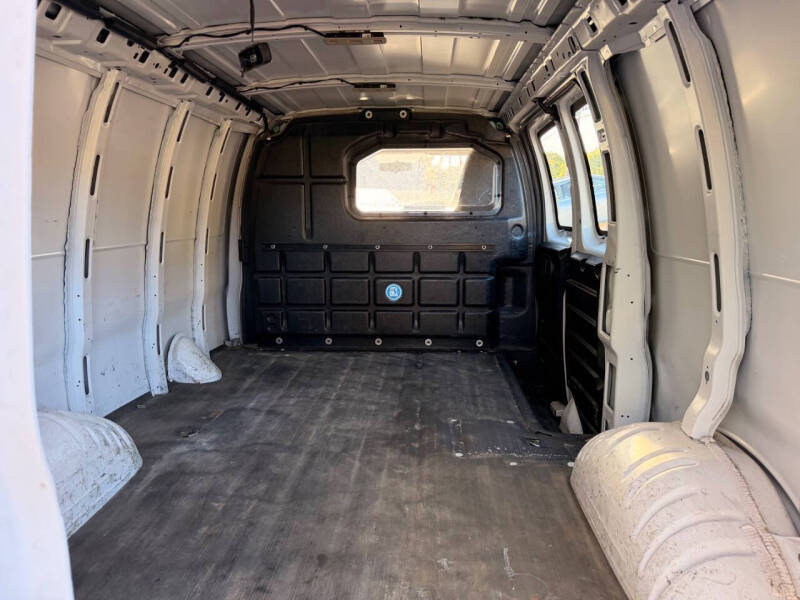 2017 GMC Savana 2500