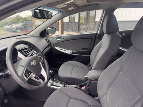 2013 Hyundai Accent SE