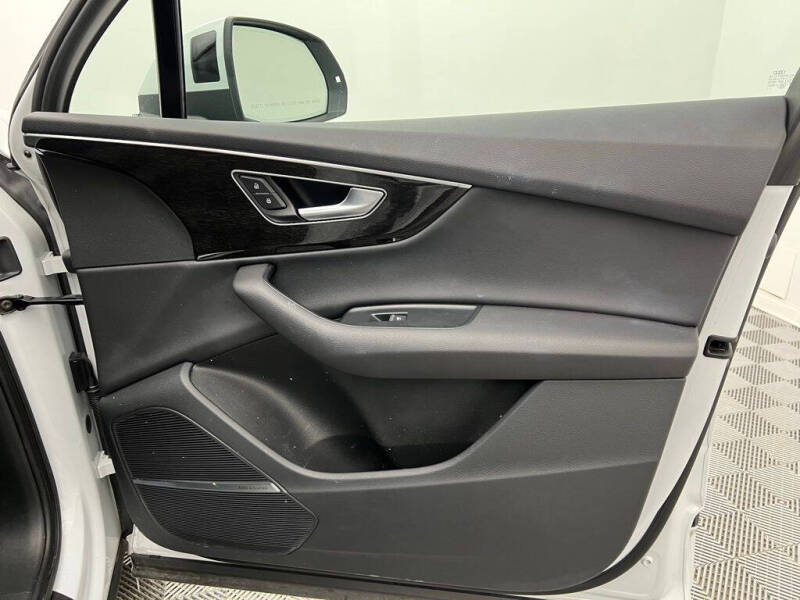 2022 Audi Q7 quattro Premium Plus 55 TFSI