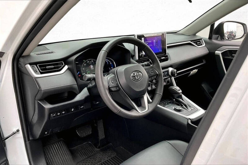 2023 Toyota RAV4 Hybrid XLE Premium