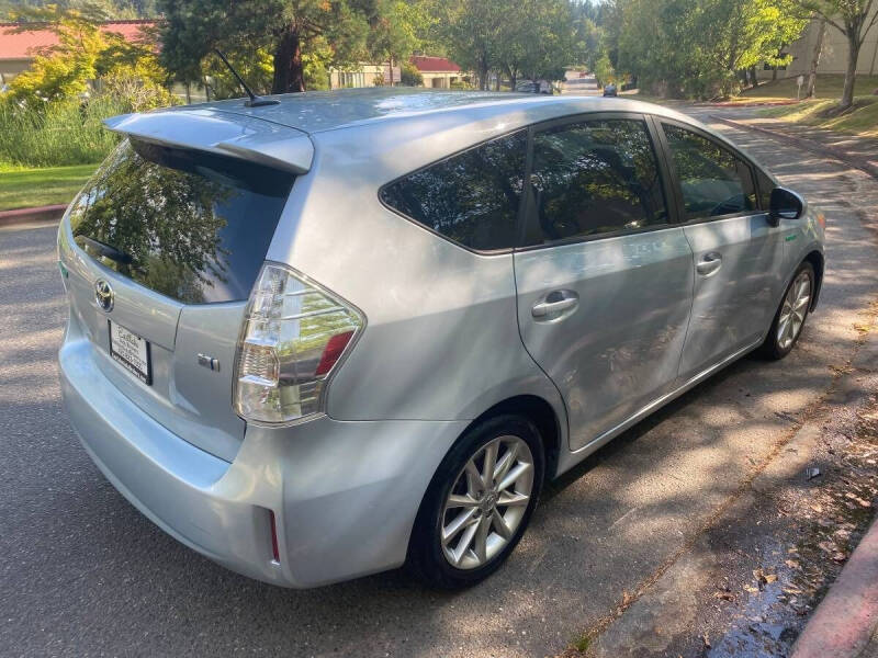 2012 Toyota Prius v Five