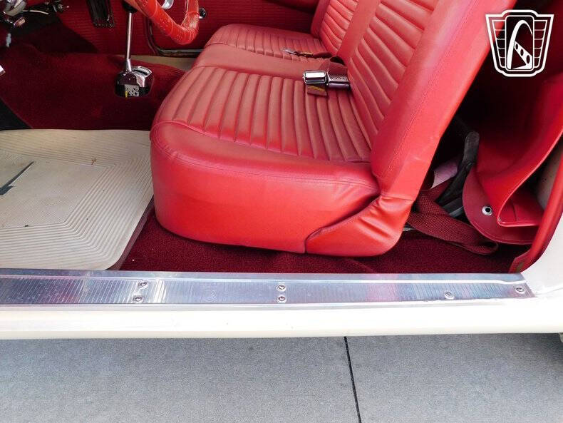 1957 Ford Thunderbird