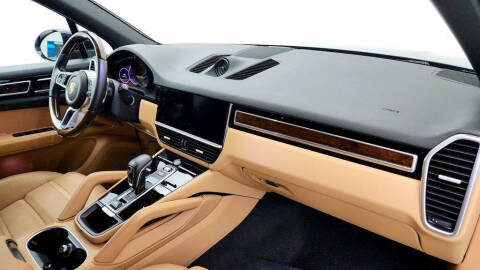2023 Porsche Cayenne Platinum Edition
