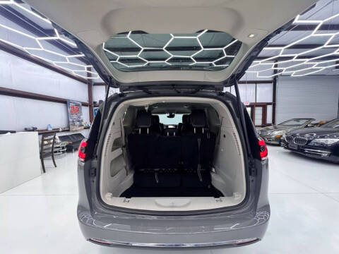 2022 Chrysler Pacifica Touring L