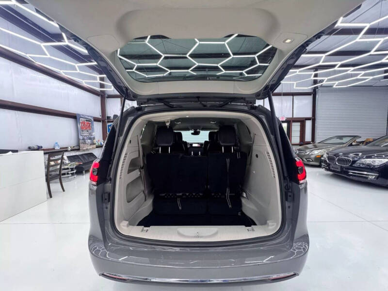 2022 Chrysler Pacifica Touring L