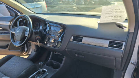 2015 Mitsubishi Outlander ES