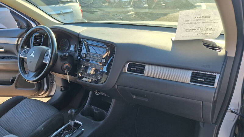 2015 Mitsubishi Outlander ES