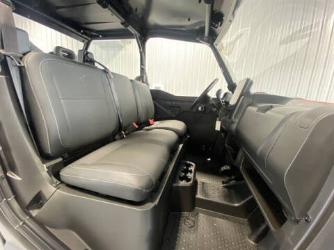 2025 Segway UT10 CREW